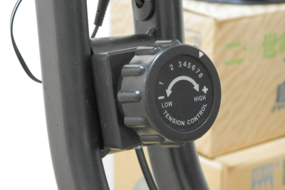 エアロバイクの負荷調節ダイヤル