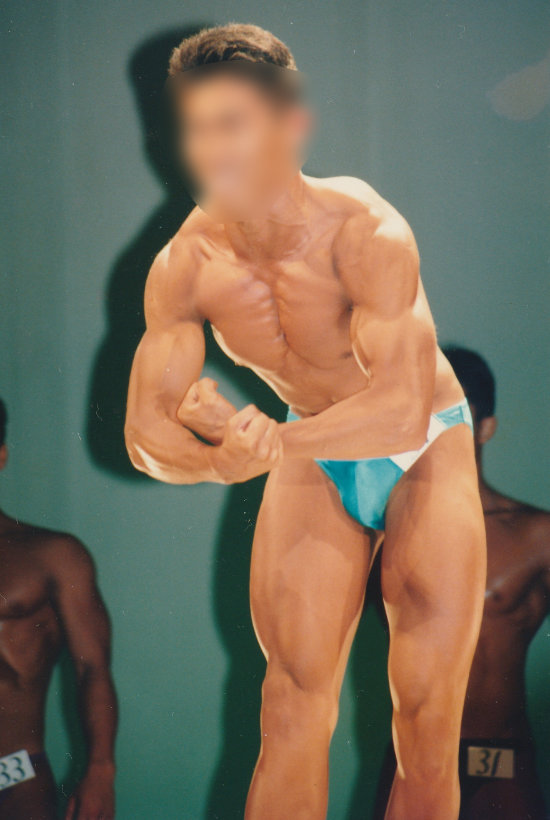 3か月の減量後に出場したボディビルコンテストの写真